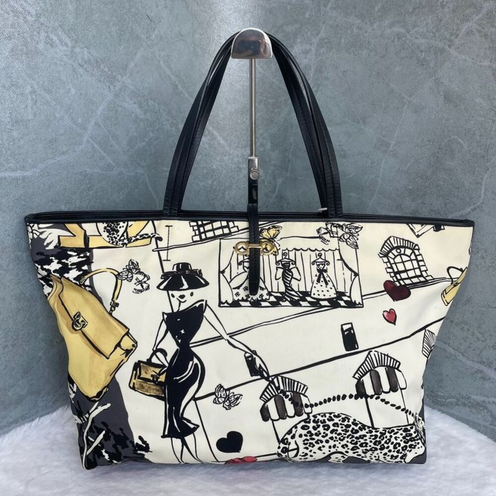 Ferragamo Women Pre-Loved Bag Very Good Condition